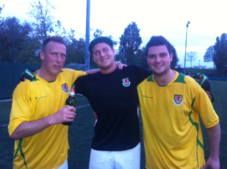 Dog, left, Ton Pentre rock star Dowling, right, love a picture. @evilsalty is congratulated