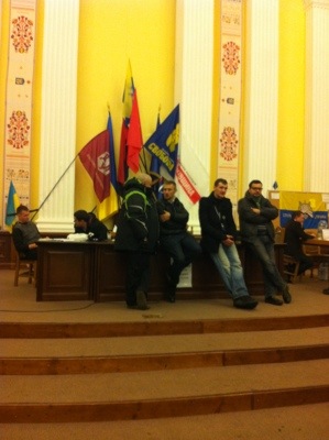 Activists chew the cud on the podium
